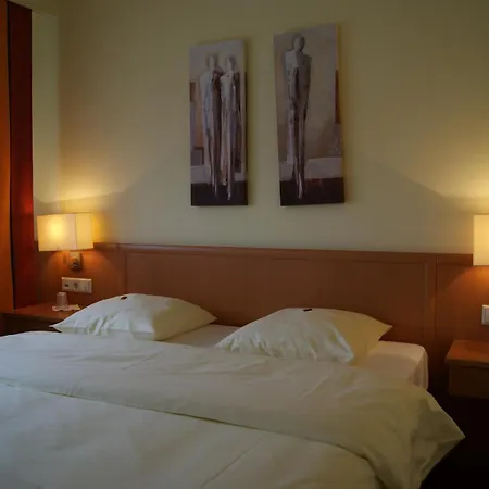 Logis Hotel Acacia Esch-sur-Alzette Buitenkant foto