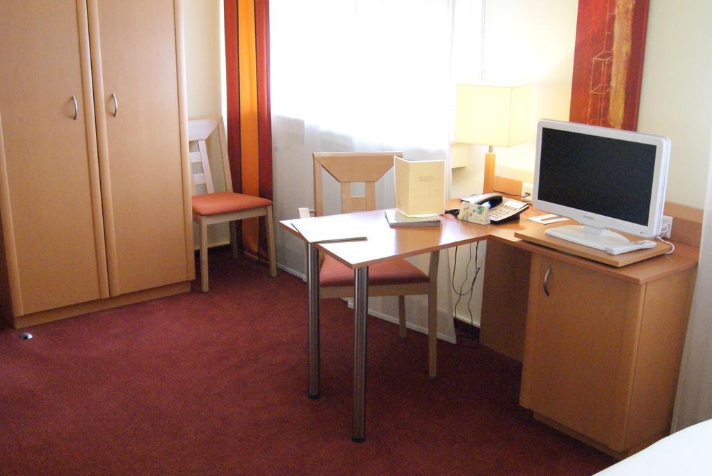 Hotel Logis Acacia Esch-sur-Alzette