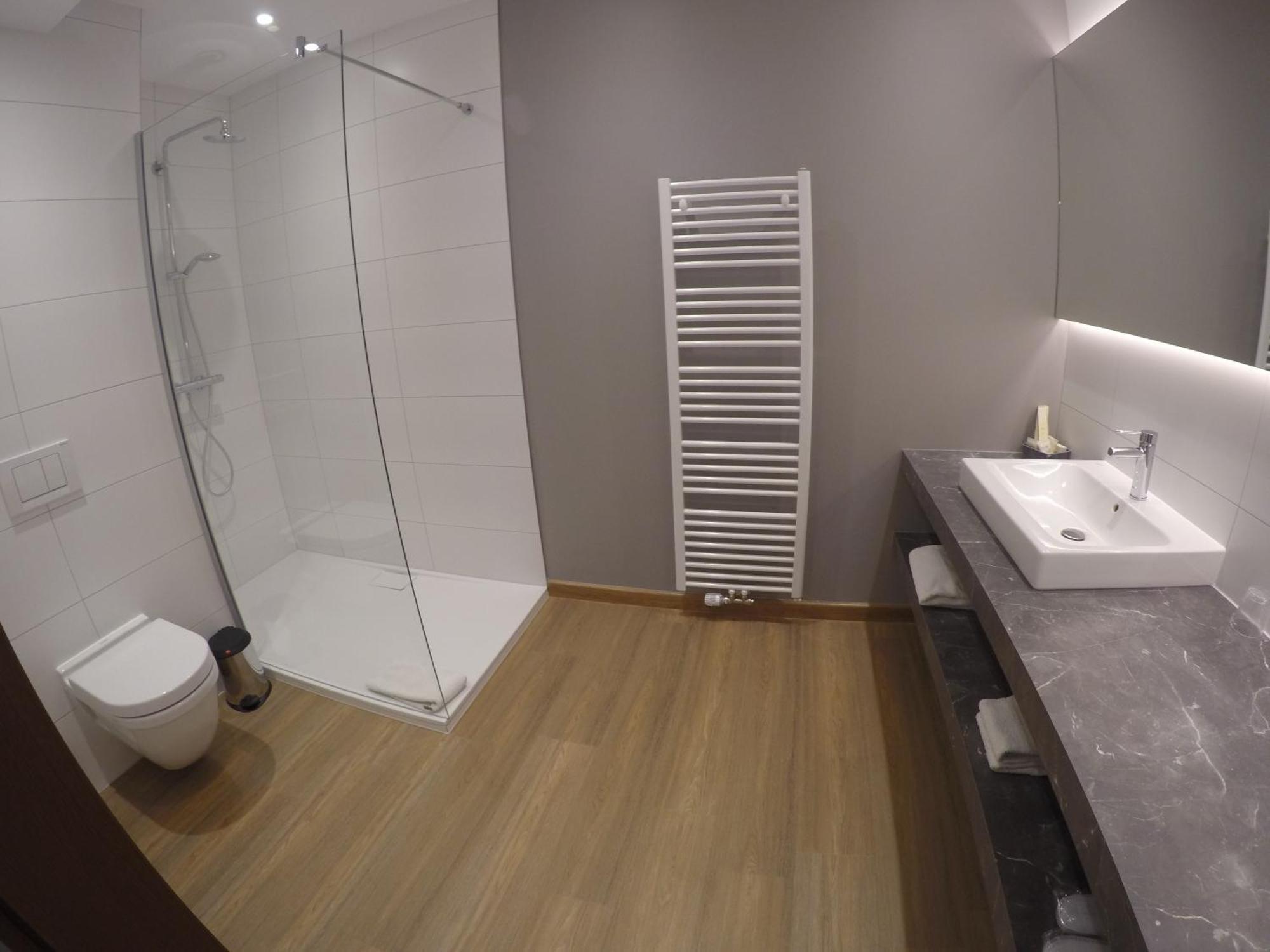 Logis Acacia Hotel 3*